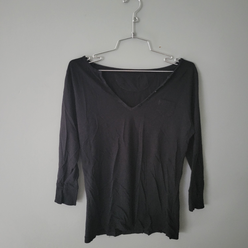 Classic Black V-Neck Quarter Length Tee, size Small - Picture 2 of 4